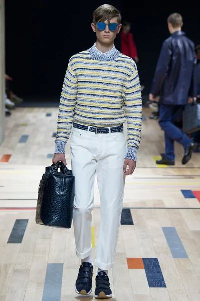 Look 27